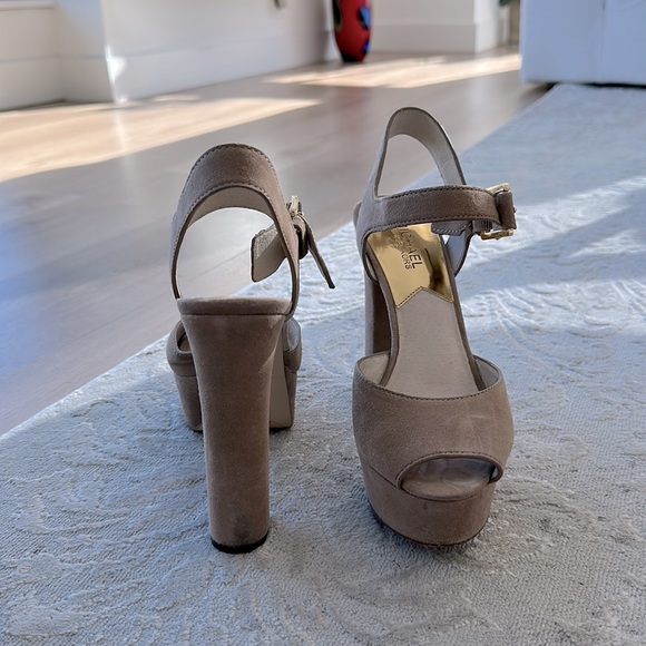 Michael Kors Tan Platform Heels - Picture 3 of 3